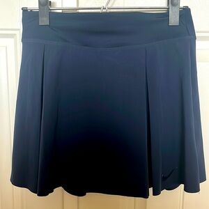 Nike navy blue small - 14”L golf skort attached shirts liner-excellent condition
